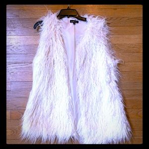 Rue 21 white vest